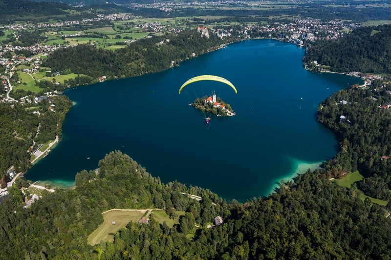 Paragliding Bled is a great deal of fun and it is safe